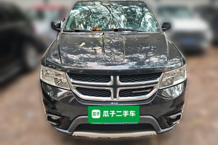 Used Dodge Journey 2013 2.4L Two-Wheel Drive Luxury Version Front