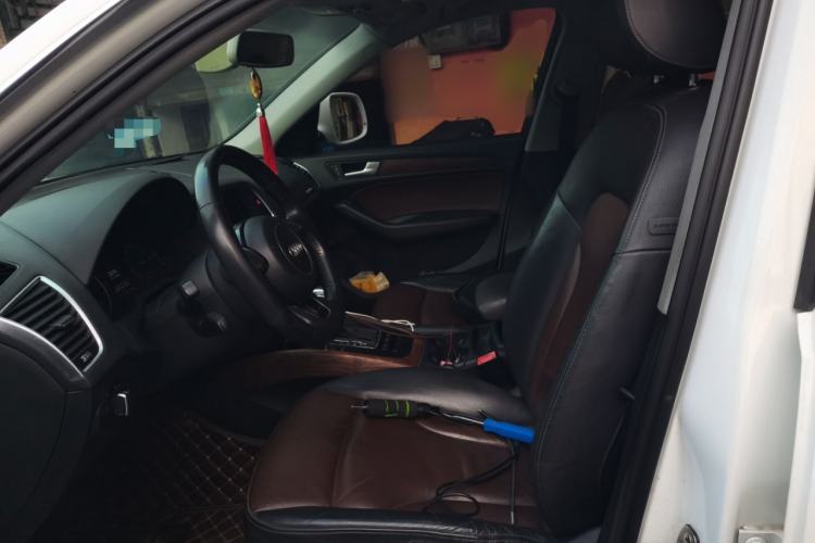 Used Audi Q5 2017 Plus 40 TFSI Ambition Model
