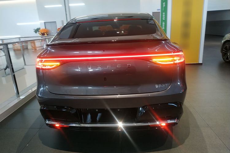 Used Hima Luxeed R7 2026 Model Range-Extending Ultra
