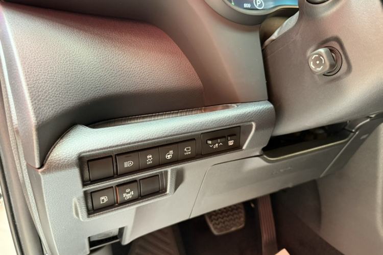 Used Toyota Granvia 2023 2.5L Hybrid Flagship VIP Edition
