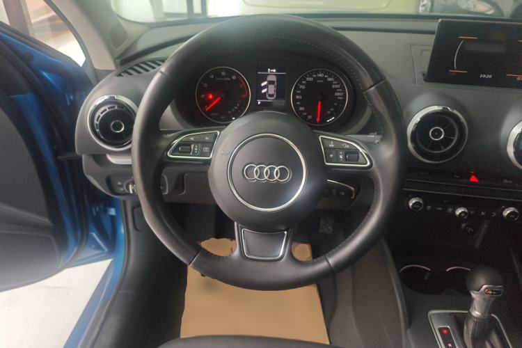 Used Audi A3 2016 Limousine 35 TFSI Style Edition Steering Wheel