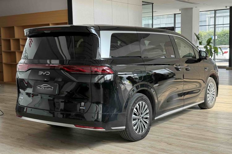 Used BYD Xia 2025 DM-i 1.5T 180km Beyond Edition Exterior 4