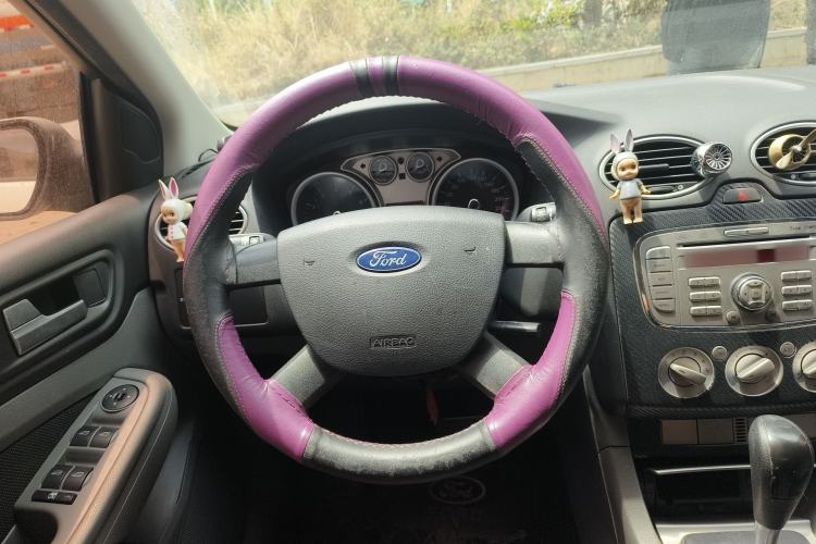 Used Ford Focus 2013 Hatchback Classic 1.8L Automatic Base Model
