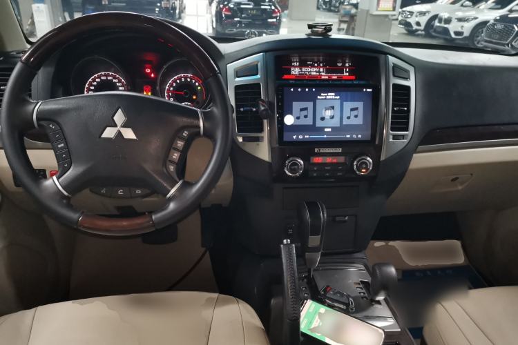 Used Mitsubishi Pajero 2018 V97 3.8L 5-Door GLS Sunroof – Middle East