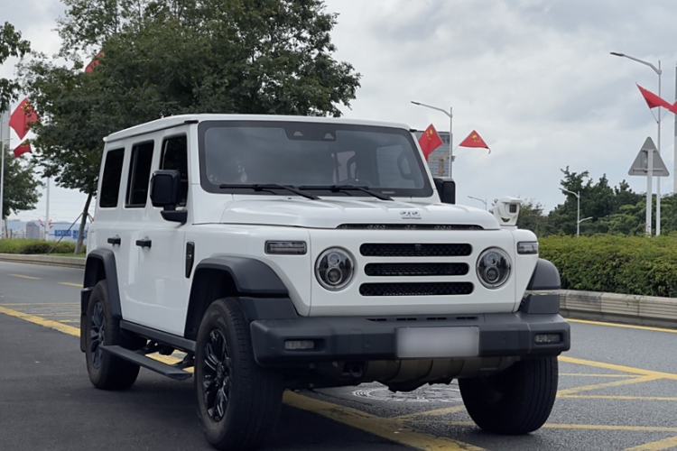 Used 212 T01 2024 2.0T Explorer
