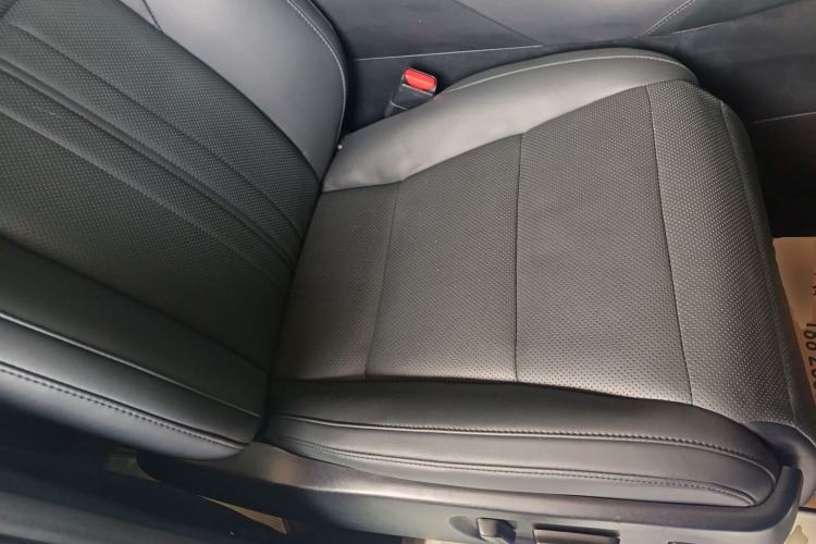 Used Toyota Alphard 2021 Dual-Motor 2.5L Premium Edition
