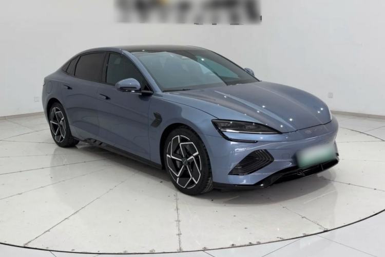 Used BYD Seal 2022 700 km Long-Range Rear-Wheel-Drive Version Front Right 45 Deg