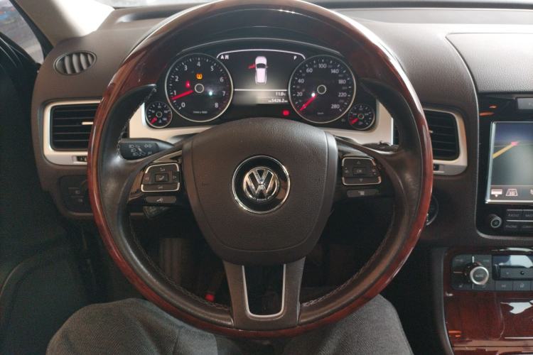Used Volkswagen Touareg 2011 3.0 TSI Comfort Version