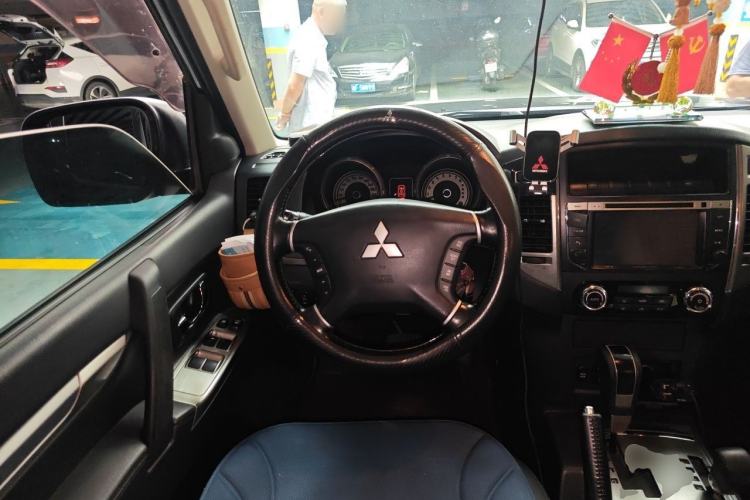 Used Mitsubishi Pajero 2016 3.0L Automatic Prestige Version China IV Standard