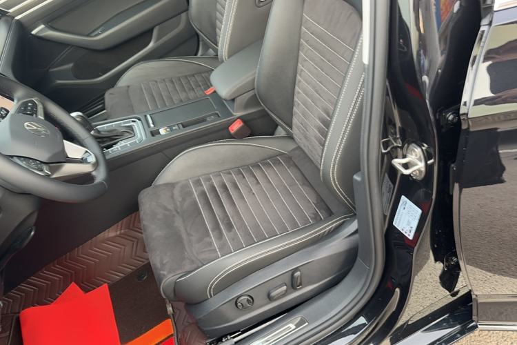 Used Volkswagen Magotan 2020 330TSI DSG Luxury Edition Left Front Seat