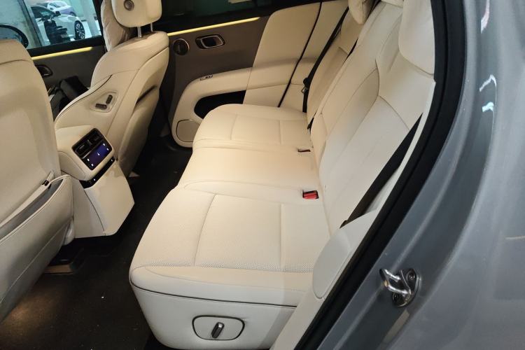 Used Li Auto i6 2025 Model Four-Wheel-Drive Standard Type Left Rear Seat