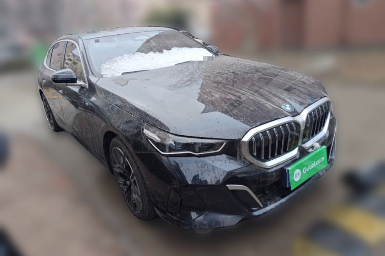 Used BMW 5 Series 2025 530Li Luxury Edition M Sport Package Front Right 45 Deg