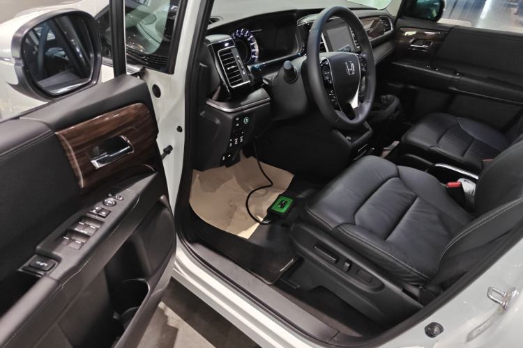 Used Honda Elysion 2016 2.4L Luxury Edition Driver Seat