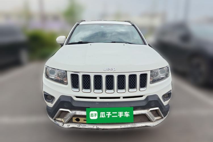 Used Jeep Compass 2013 2.4L four-wheel-drive sport version Front