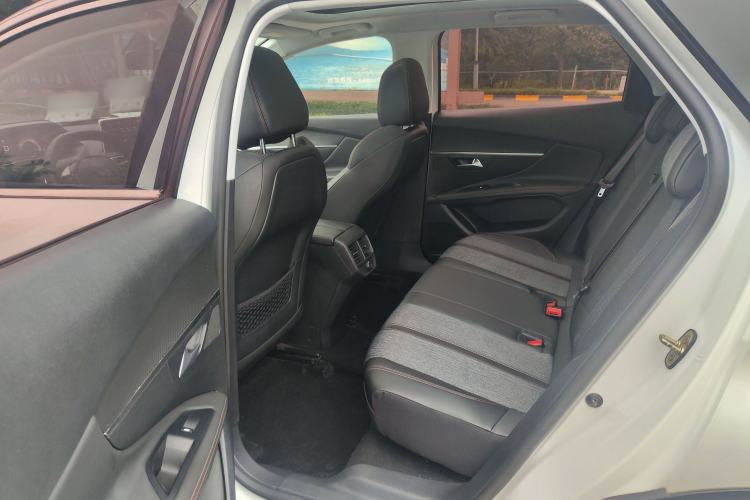 Used Peugeot 4008 2018 350THP Elite Edition Interior 5