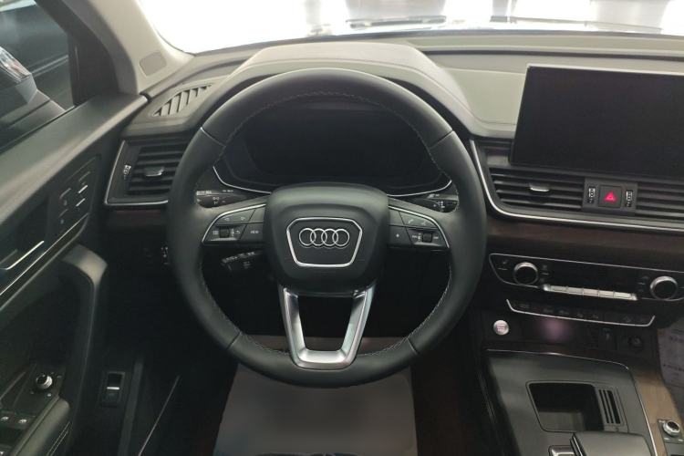 Used Audi Q5L 2022 45T Luxury Elegant Model
