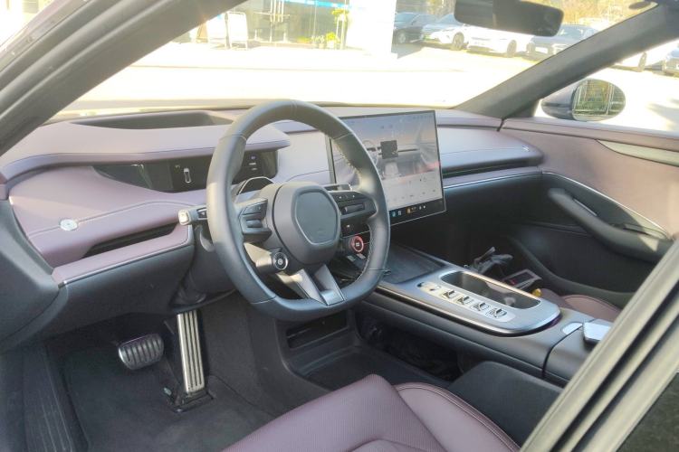 Used Xiaomi Auto SU7 2024 Four-Wheel Drive Ultra-Long Range Advanced Intelligent Driving Max Edition
