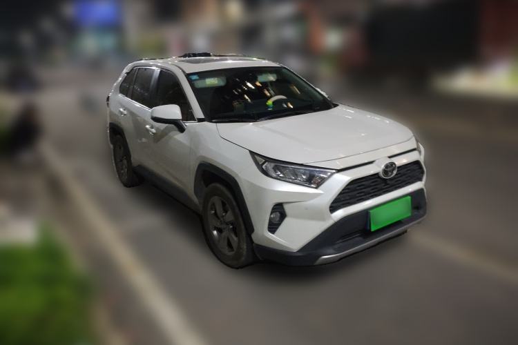 Used Toyota RAV4 2022 2.0L CVT Two-Wheel Drive Fashion Edition Front Right 45 Deg