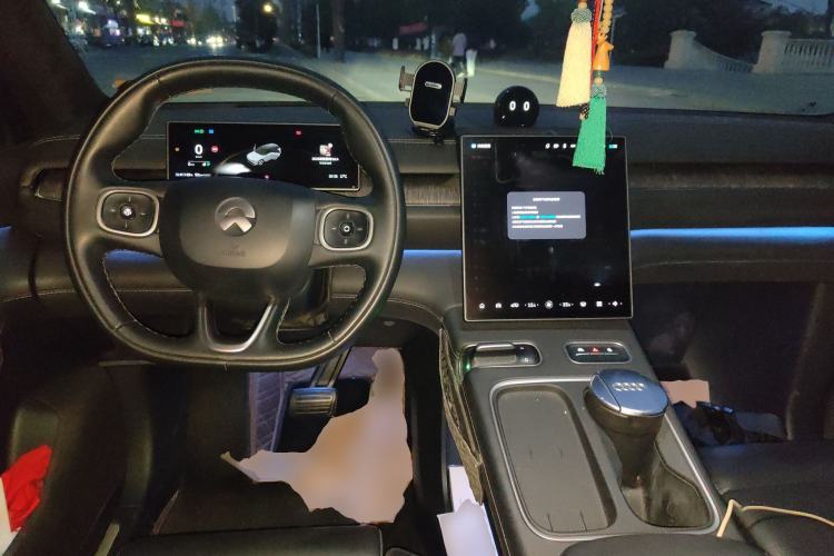 Used Nio ES6 2023 75 kWh Center Console