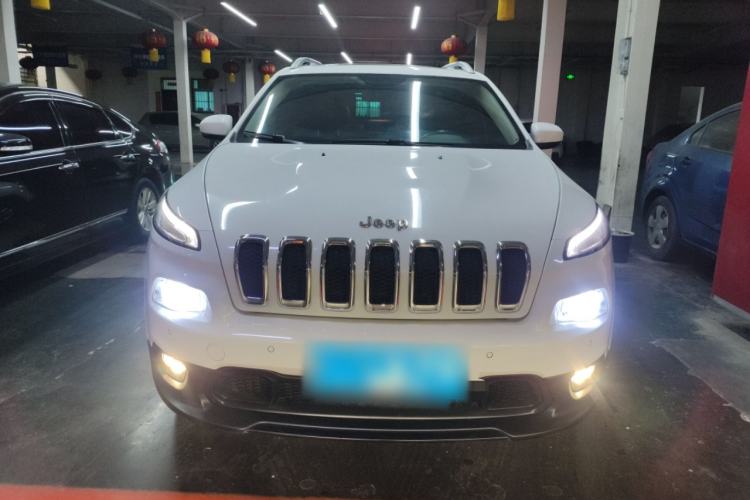 Used Jeep Cherokee 2016 2.0L Superior Edition