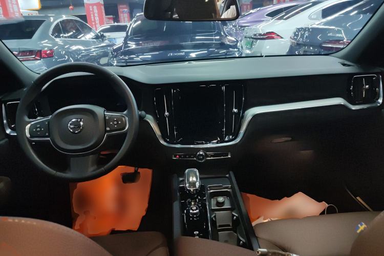 Used Volvo S60 2024 B4 Zhiyi Luxury Edition Center Console