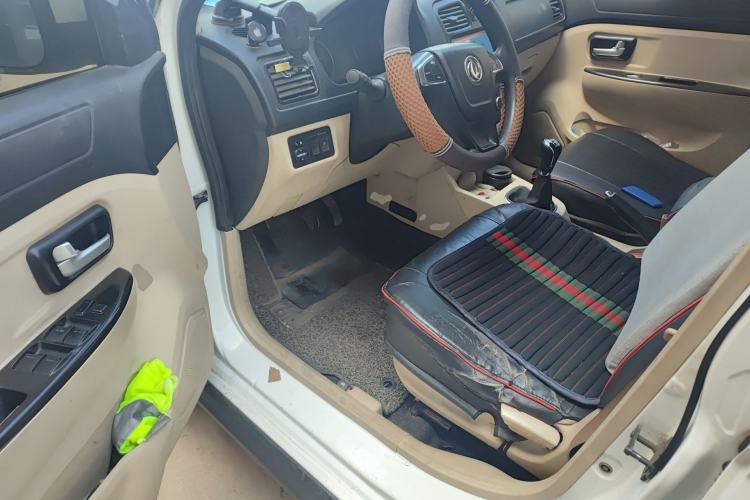 Used Dongfeng Fengon 360 2015 1.5L Manual Comfort II 7-Seater Driver Seat