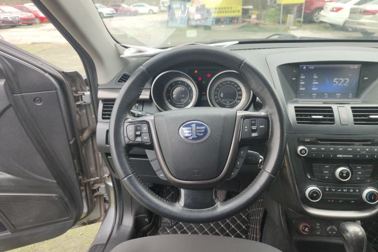 Used Bestune X80 2015 2.0L Automatic Comfort Anniversary Edition