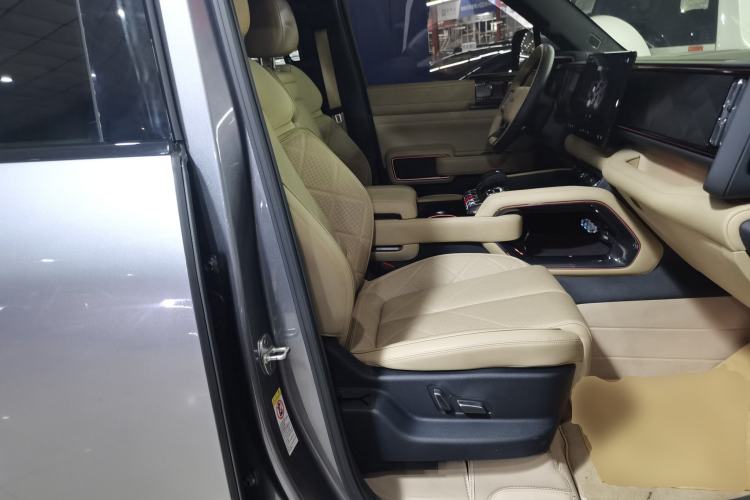 Used Formula Leopard Leopard 5 2023 Explore Edition