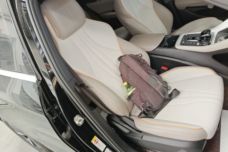 Used BYD Song Pro New Energy 2024 HONOR Edition DM-i 71KM Navigation Model Right Front Seat