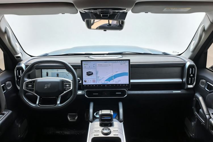 Used JETOUR Traveler 2023 2.0T All-Wheel-Drive CrossPRO Interior 1