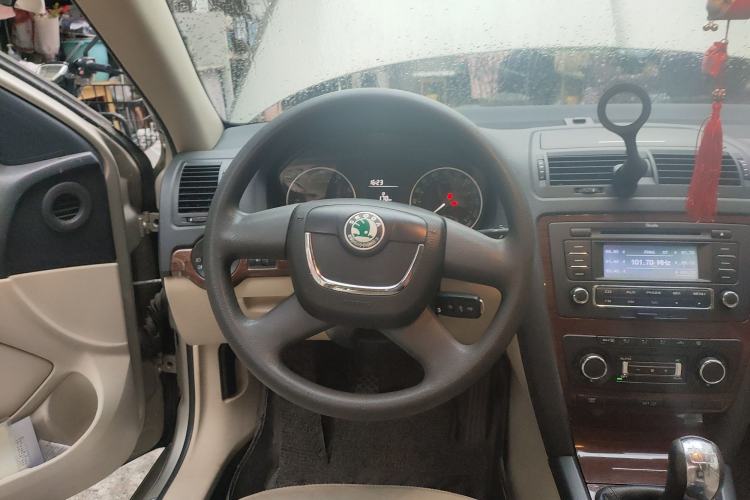 Used Skoda Octavia 2013 1.6L Manual Yijun Edition