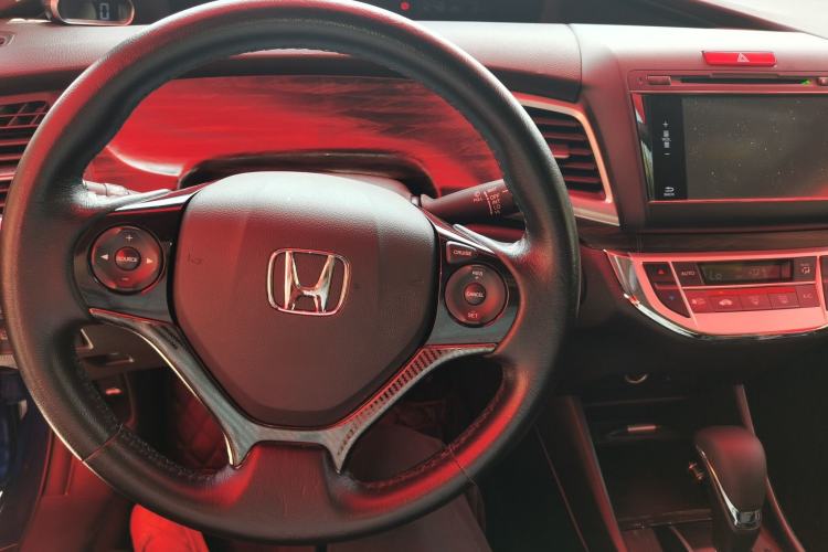 Used Honda Jade 2017 1.8L automatic Comfort version 5 seats
