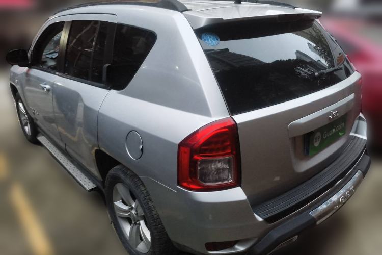 Used Jeep Compass 2011 2.0L two-wheel drive sport version
