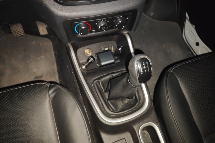 Used Jinbei Gold Hiace M Classic 2022 Panda Edition 1.5L Travel Lion Passenger Van 5 Seats