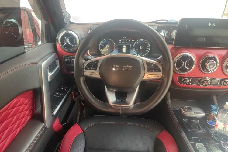 Used BAIC Off-Road BJ40 2020 2.0T Automatic Four-Wheel Drive Urban Hunter Edition Chivalrous Type Steering Wheel