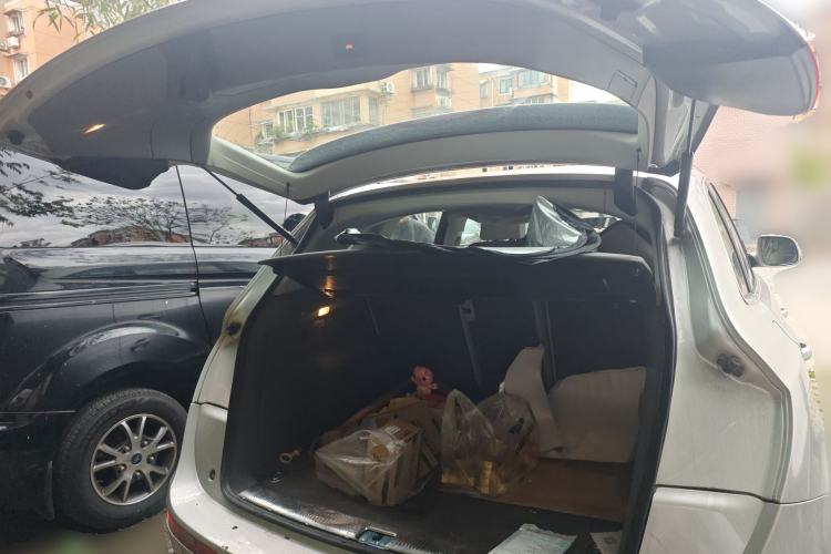 Used Audi Q5 2011 2.0TFSI Technology Model Trunk