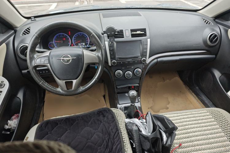 Used Haima Fumei 2011 1.6L Manual Luxury Edition Center Console