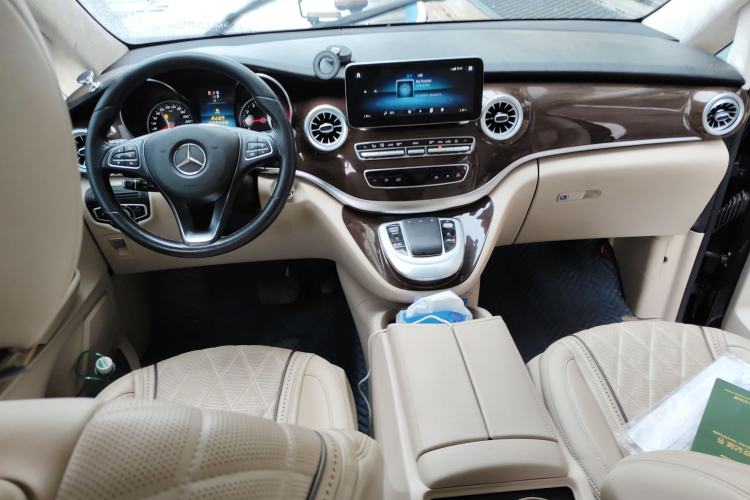 Used Mercedes-Benz V-Class 2020 V 260 Avantgarde Edition
