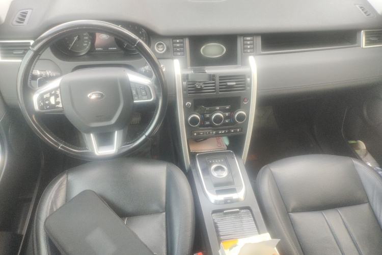 Used Land Rover Discovery Sport 2019 240 PS SE Version China VI Standard Center Console