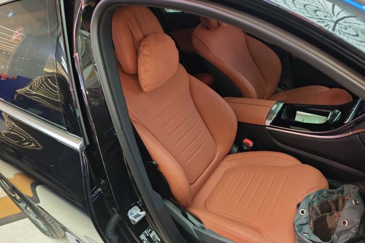 Used Mercedes-Benz GLC 2025 Refresh GLC 260 L 4MATIC Dynamic Edition Right Front Seat