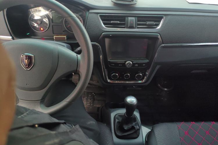 Used Jinbei Hiace X30 2021 1.5L Business-Grade Central Air-Conditioned Van China VI Emission Standard Model SWC15M Center Console