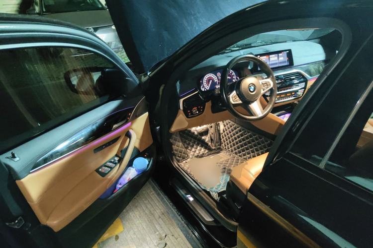 Used BMW 5 Series 2019 530Li Leading Model M Sport Package
