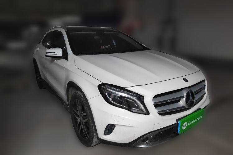 Used Mercedes-Benz GLA 2015 GLA 200 Fashion Model Front Right 45 Deg