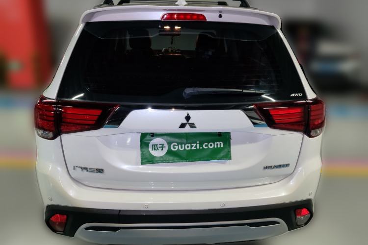 Used Mitsubishi Outlander 2020 2.4L 4x4 Zhi Xiang Edition 7-Seater
