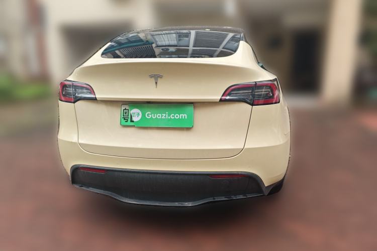 Used Tesla Model Y 2022 Long-Range All-Wheel-Drive Version
