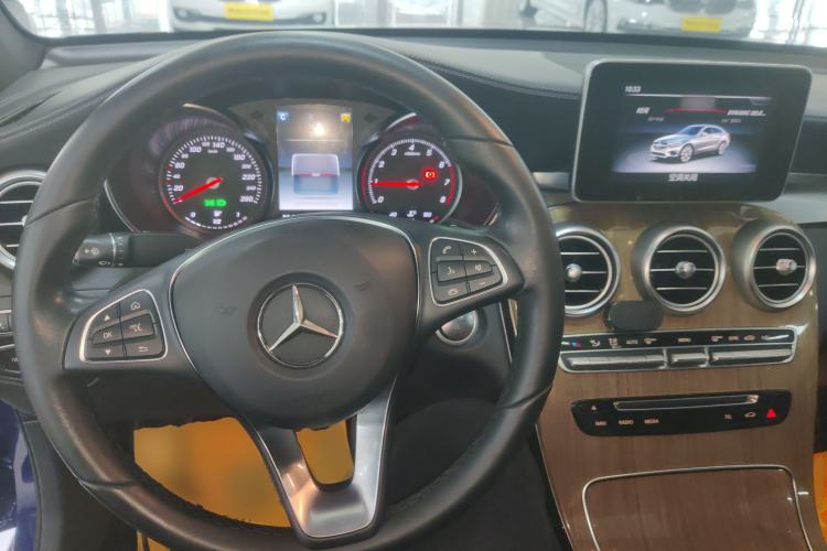 Used Mercedes-Benz GLC Coupe 2017 GLC 260 4MATIC Coupe SUV Center Console