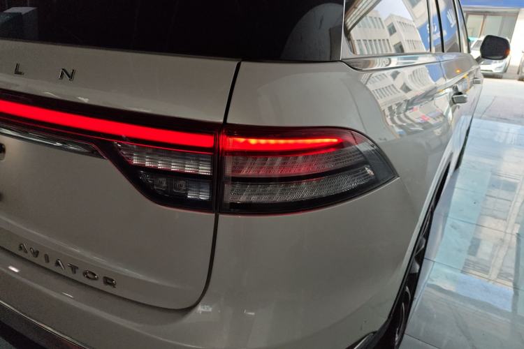 Used Lincoln Aviator 2020 3.0T V6 All-Wheel Drive Executive Version
