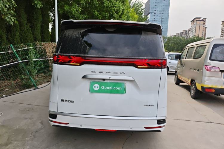 Used Denza D9 2022 DM-i 970 Four-Wheel Drive Flagship Model
