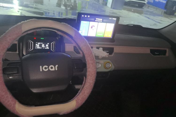 Used Chery QQ Ice Cream 2022 120km Milkshake Phosphate Lithium-Iron Center Console