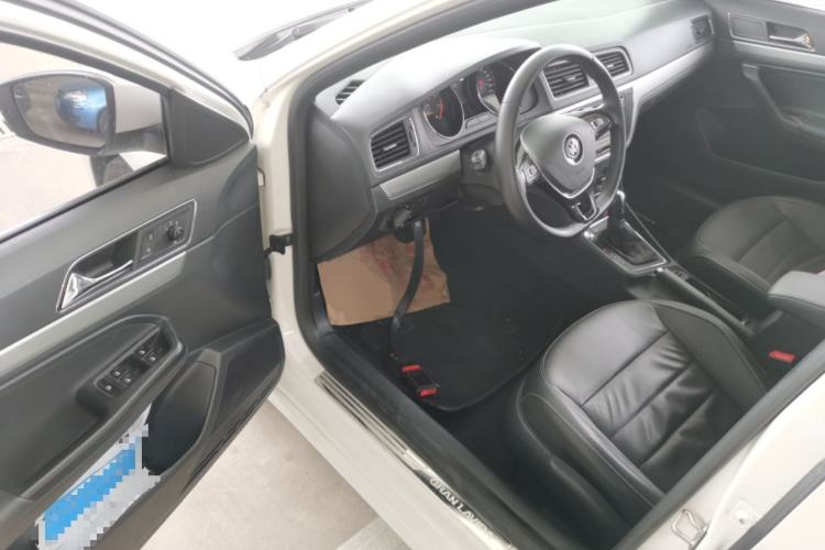 Used Volkswagen Gran Lavida 2017 1.6L Automatic Comfort Edition
